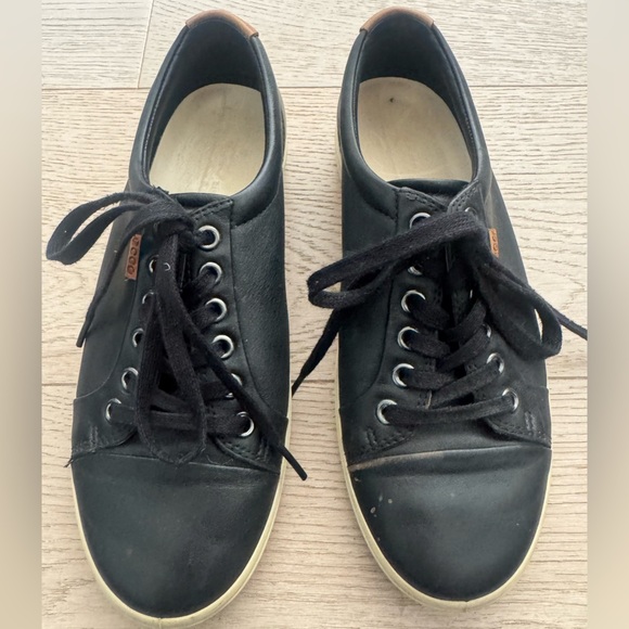 ECCO WOMEN’S SOFT SNEAKER BLACK LEATHER
Size 37 - Picture 3 of 8